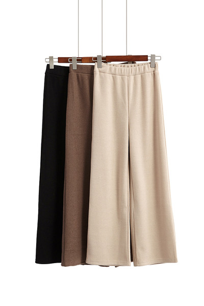 Κομψά νυφικά γυναικεία παντελόνια σε ευρύ σχέδιο και σε διάφορα χρώματα