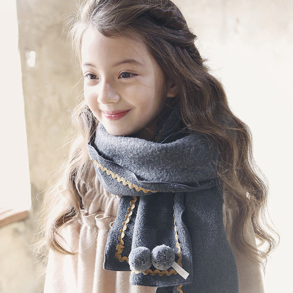 Φουλάρι παιδικού φθινοπώρου-χειμώνα για κορίτσια με εκτυπώσεις και χνουδωτές χάντρες σε δύο χρώματα