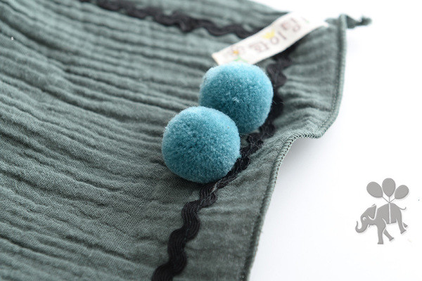 Παιδικό φουλάρι παιδικού φθινοπώρου-χειμώνα για κορίτσια με χνουδωτές χάντρες σε διαφορετικά χρώματα