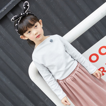 Нежна детска есенно-зимна блузка за момичета с мини 3D декорация в пет цвята