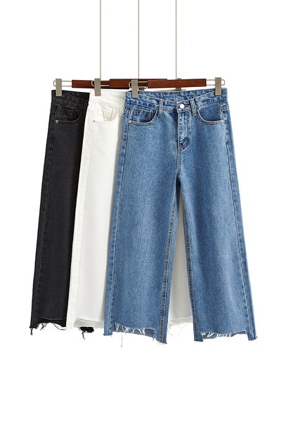 Актуални дамски дънки в широк модел с висока талия