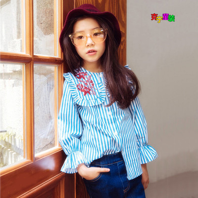 Μαλακό και αιθέριο παιδικό πουκάμισο για κορίτσια με όμορφο λουλούδι κεντήματα του περιλαίμιου σε δύο χρώματα