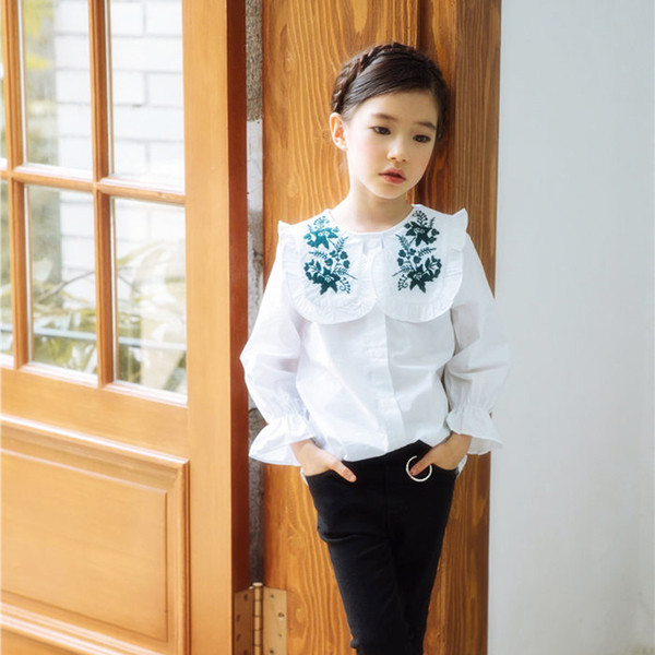 Μαλακό και αιθέριο παιδικό πουκάμισο για κορίτσια με όμορφο λουλούδι κεντήματα του περιλαίμιου σε δύο χρώματα