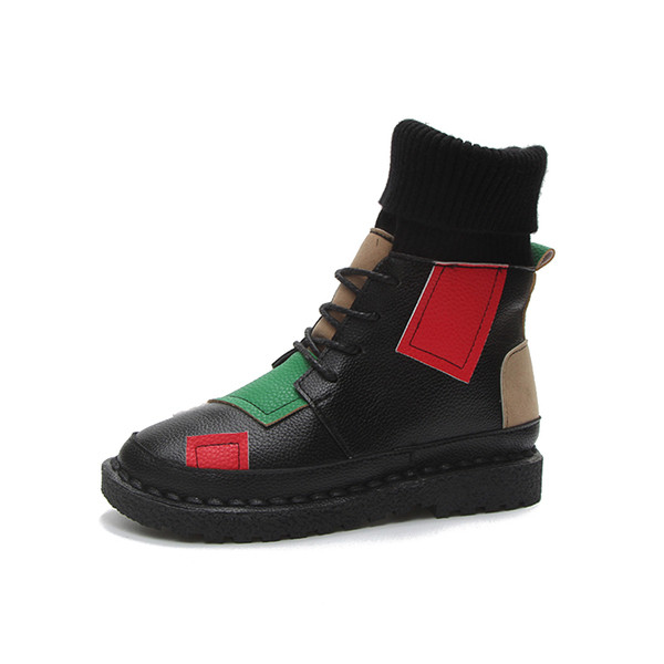 Κυρίες χειμωνιάτικες μπότες σε μπαλώματα σε τρία χρώματα