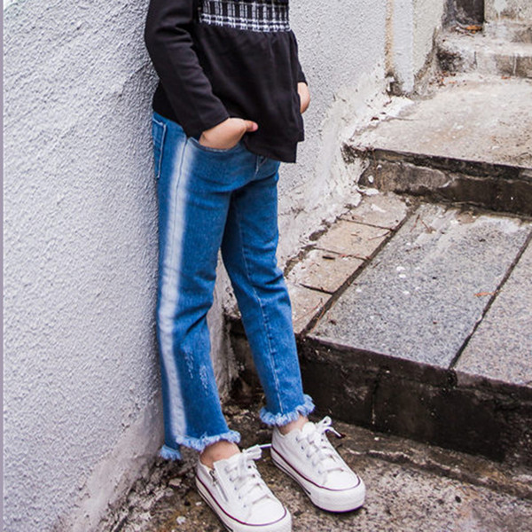 Σύγχρονα καθημερινά τζιν παιδιών για κορίτσια με περιθώρια