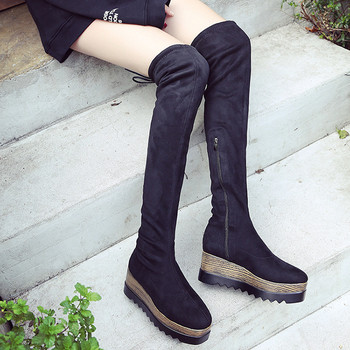 Ежедневни зимни дамски чизми с висока палтформа в черен цвят
