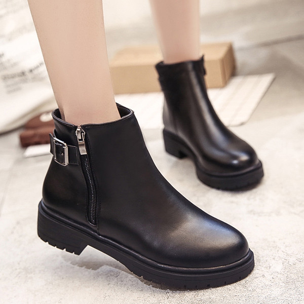 Γυναικείες χειμωνιάτικες μπότες μαύρες σε οικολογικό δέρμα