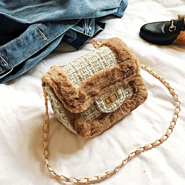 Κομψή mini mini βελούδινη τσάντα με μακρά λαβή σε τρία χρώματα