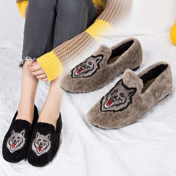 Γυναικεία παπούτσια δύο χρωμάτων με κεντήματα