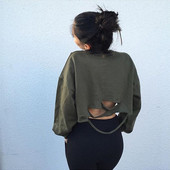 Скъсена ежедневна дамска блуза - накъсана, в свободен стил