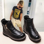 Ζεστές και κομψές ανδρικές μπότες με επίπεδη και ανθεκτική σόλα σε δύο χρώματα