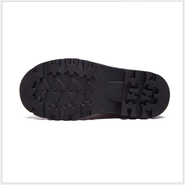 Ζεστές και κομψές ανδρικές μπότες με επίπεδη και ανθεκτική σόλα σε δύο χρώματα