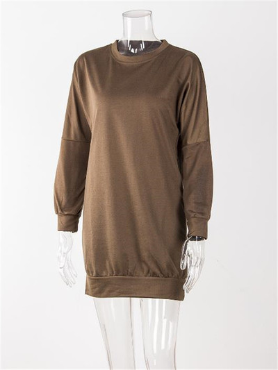 Спортно-елегантна дамска рокля с О-образна яка в широк модел в различни цветове