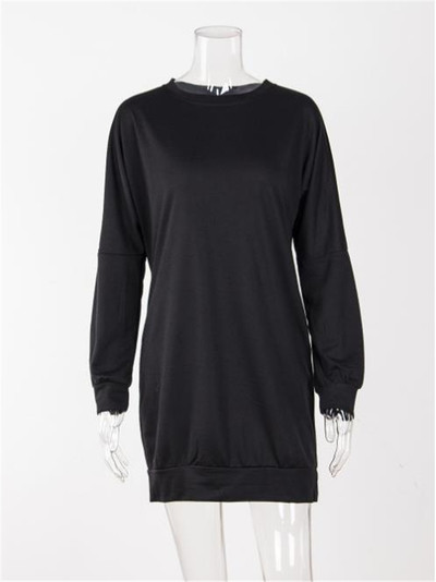 Спортно-елегантна дамска рокля с О-образна яка в широк модел в различни цветове