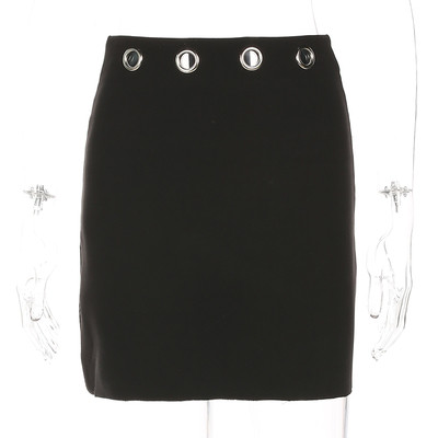 Дамска къса slim пола в черен цвят с метални халки