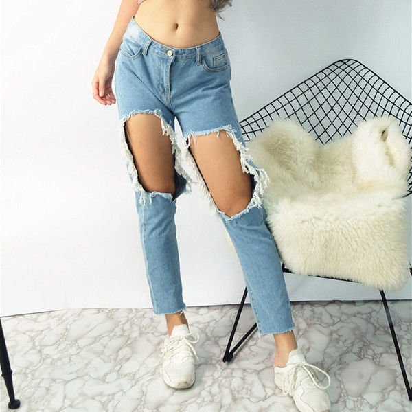 Τζιν γυναικεία - σκισμένη  με ψηλή μέση, σε ανοιχτό χρώμα