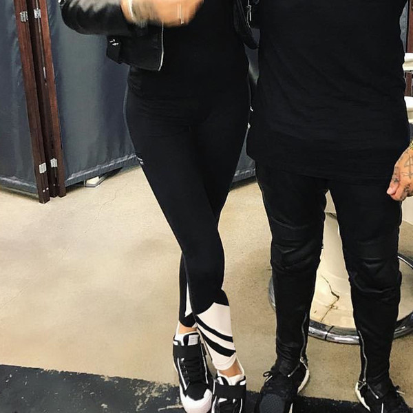 Γυναικεία σφήνα σε μαύρο χρώμα με εκτύπωση κατάλληλο για καθημερινή ζωή και αθλητισμό