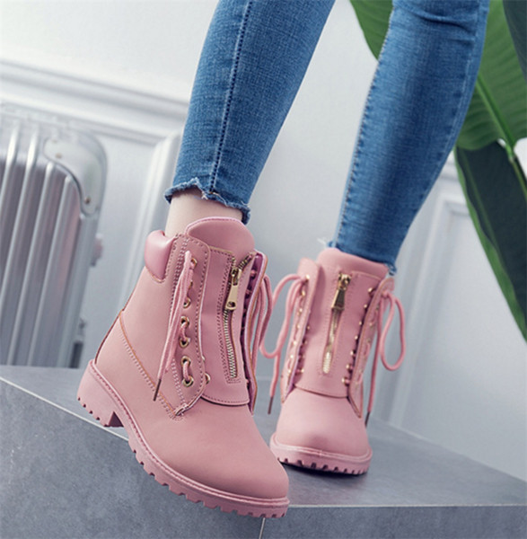 Дамски боти в ретро стил с груба неплъзгаща се подметка