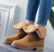 Γυναικείες μοντέρνες μπότες με απαλή ζεστή επένδυση και χοντρή αντιολισθητική σόλα, 2 χρώματα