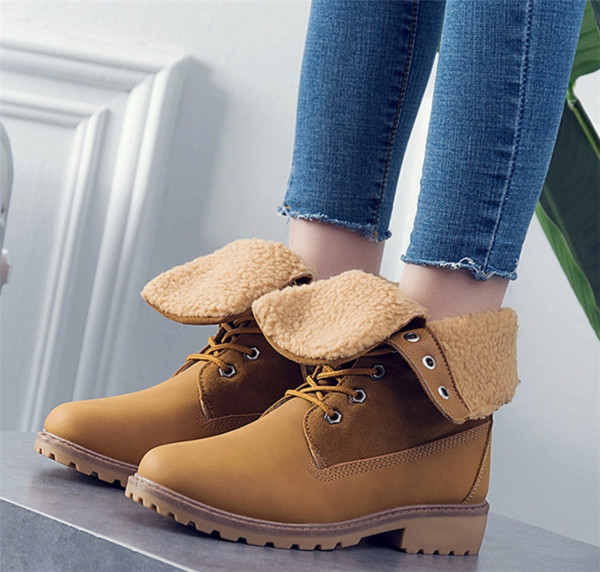 Γυναικείες μοντέρνες μπότες με απαλή ζεστή επένδυση και χοντρή αντιολισθητική σόλα, 2 χρώματα