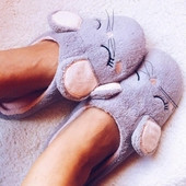 Awesome ζεστασιά γυναικών σε σχήμα ενός ποντικιού