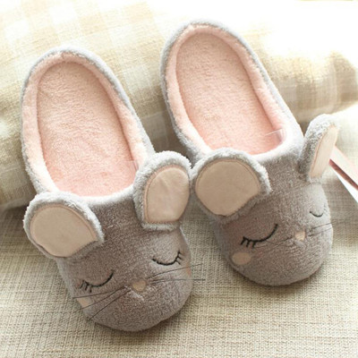 Awesome ζεστασιά γυναικών σε σχήμα ενός ποντικιού