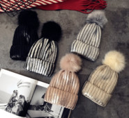 Χειμερινό καπέλο γυναικών με μαλακό επάνω επάνω