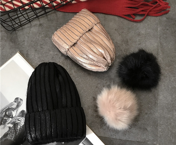 Χειμερινό καπέλο γυναικών με μαλακό επάνω επάνω