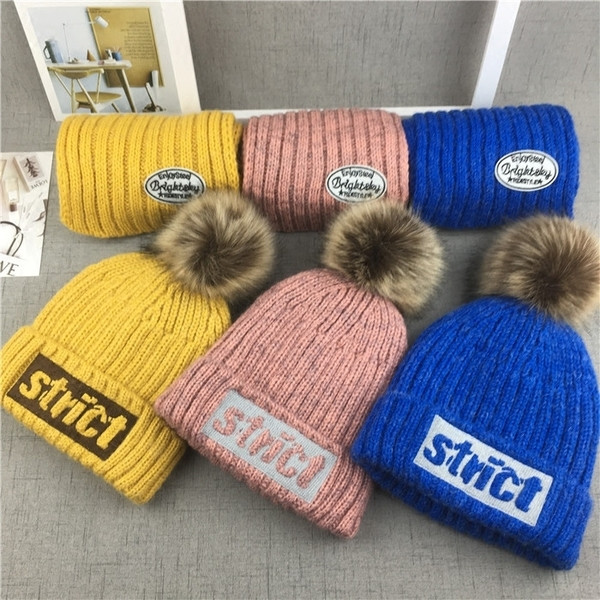 Стилен дебел зимен детски унисекс комплект от две части-шапка с надпис и щампа в пет цвята