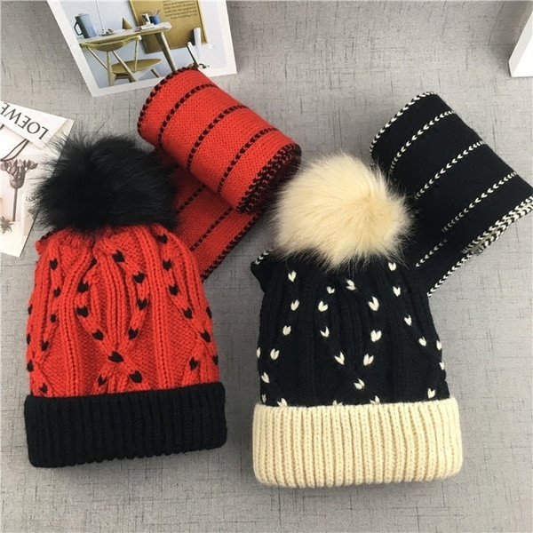 Χοντρό χειροποίητο σύνολο από δύο κομμάτια - καπέλο με ρουζ και κασκόλ σε πέντε χρώματα