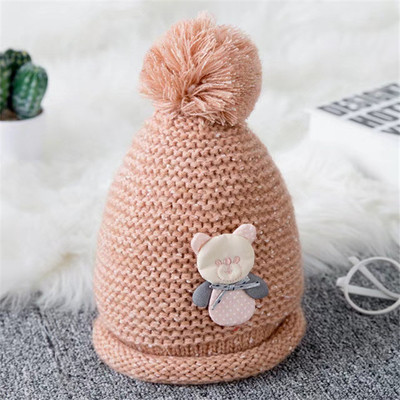 Есенно-зимна унисекс шапка с 3D декорация в пет цвята