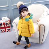 Χειμερινό σακάκι για κορίτσια με ενδιαφέρουσα κουκούλα σε κίτρινο και μαύρο χρώμα