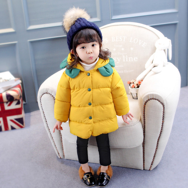 Χειμερινό σακάκι για κορίτσια με ενδιαφέρουσα κουκούλα σε κίτρινο και μαύρο χρώμα