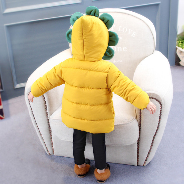 Χειμερινό σακάκι για κορίτσια με ενδιαφέρουσα κουκούλα σε κίτρινο και μαύρο χρώμα