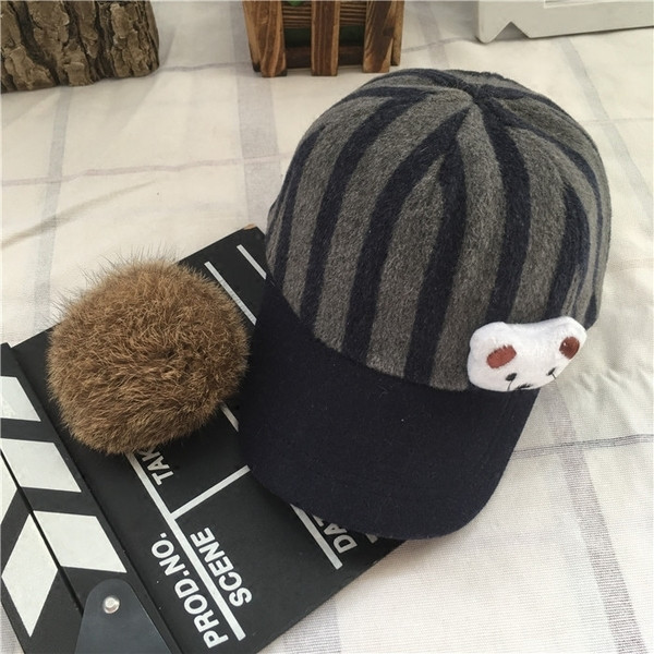 Παιδικό καπέλο unisex με καπέλο και λωρίδα με 3D διακόσμηση σε τρία χρώματα