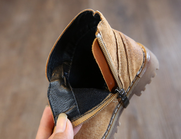 Παιδικά χειμωνιάτικα μπότες για κορίτσια σε τρία χρώματα με ιμάντα και ανθεκτική σόλα