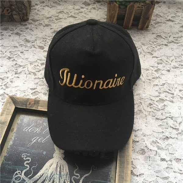 Спортна детска унисекс шапка с козирка и надпис в сив,бордо и черен цвят