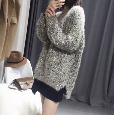 Κομψό γυναικείο πουλόβερ σε δύο χρώματα, κατάλληλο για την καθημερινή ζωή