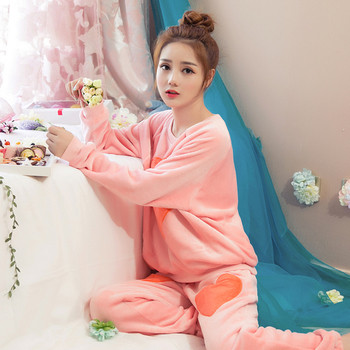 Топла дамска пижама в свободен стил с апликация в розов цвят
