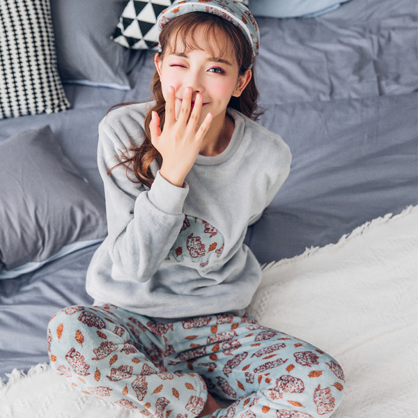 Χειμερινή γυναικέια πιτζάμα σε γκρι χρώμα