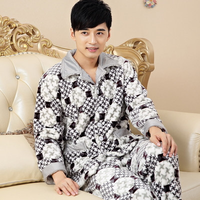 Πλούσια πιτζάμα σε δύο διαφορετικά χρώματα για τον ίδιο και την