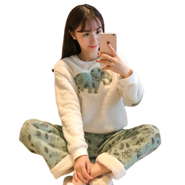 Χειμερινές χειροποίητες πιτζάμες σε πολλά χρώματα