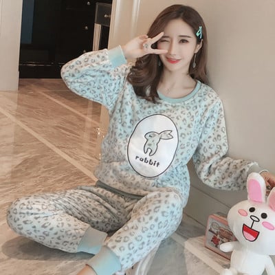 Стилна дамска плюшена пижама в много модели и цветове