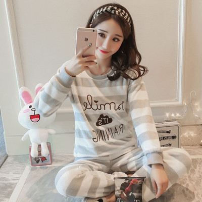 Стилна дамска плюшена пижама в много модели и цветове