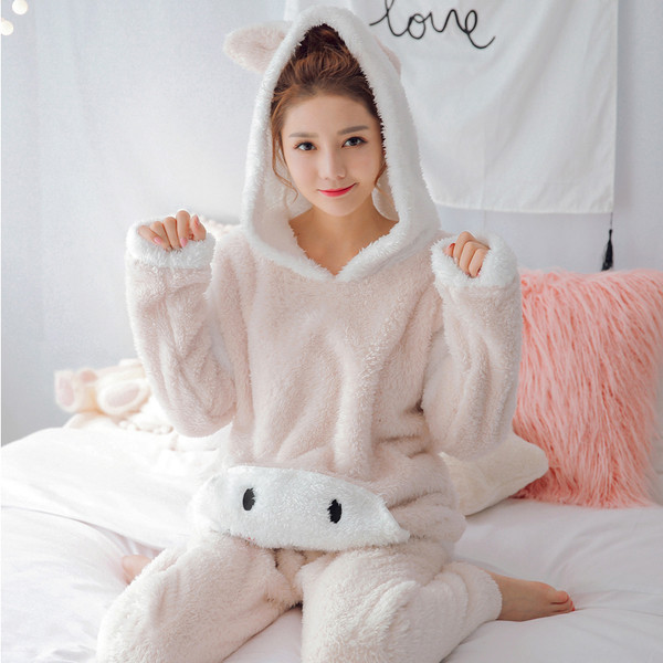 Стилна дамска плюшена пижама в много модели и цветове