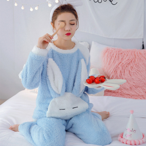 Стилна дамска плюшена пижама в много модели и цветове