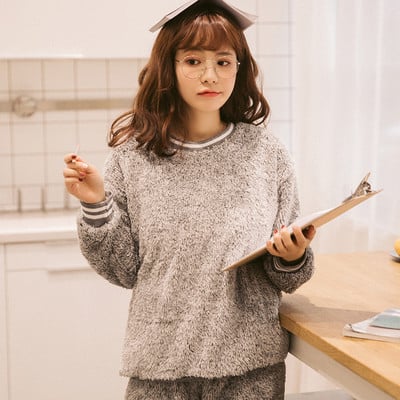 Дамска дебела пижама от две части в много модели и цветове