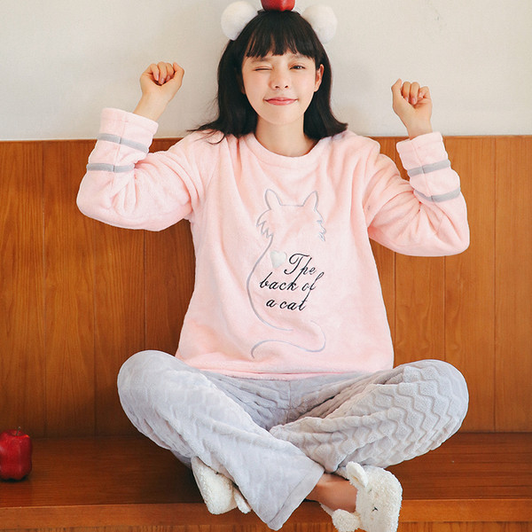 Дамска дебела пижама от две части в много модели и цветове