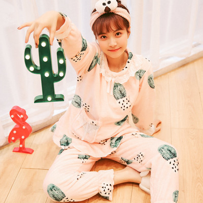 Δύο κομμάτια πιτζάμες κατάλληλες για το φθινόπωρο και το χειμώνα