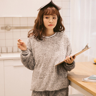 Δύο κομμάτια πιτζάμες κατάλληλες για το φθινόπωρο και το χειμώνα